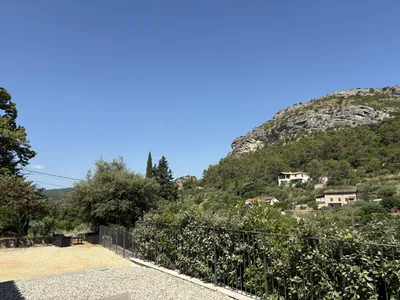 Vue sur le massif de Peyremale depuis le jardin