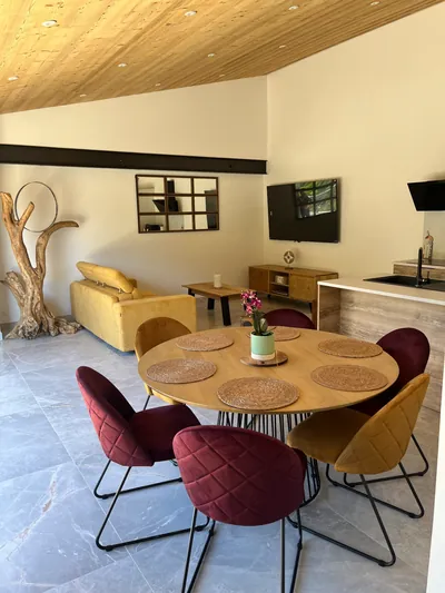 Terrasse avec vue sur Peyremale