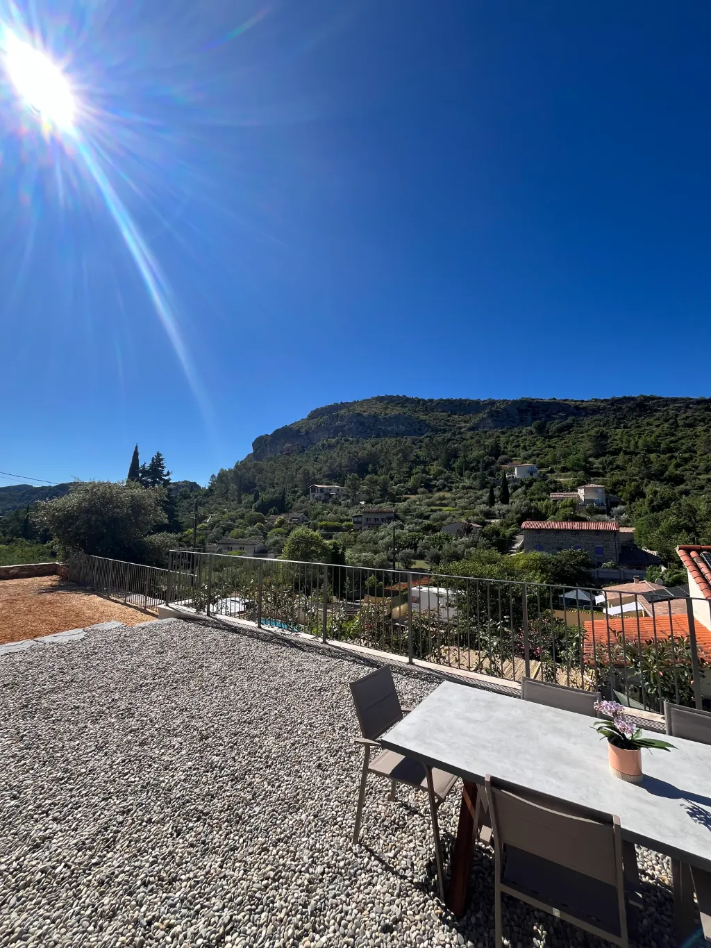 Vue sur les Cévennes depuis la Villa Anduzienne à Anduze